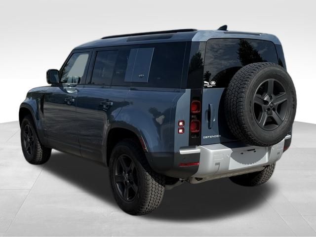 2023 Land Rover Defender 110 Standard photo 3