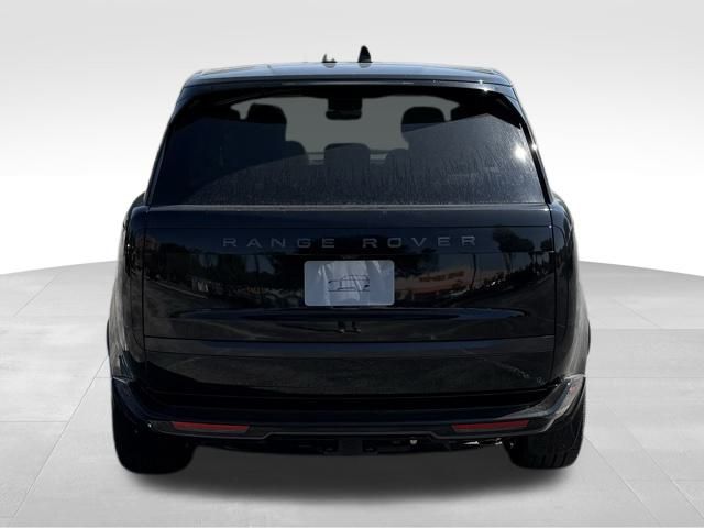 2025 Land Rover Range Rover SE photo 3