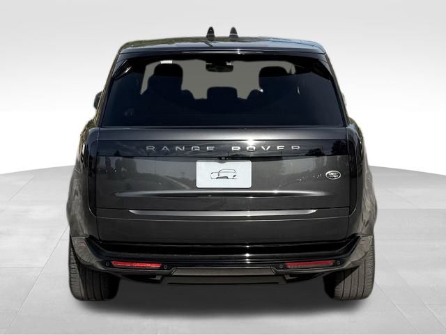 2023 Land Rover Range Rover SE photo 4