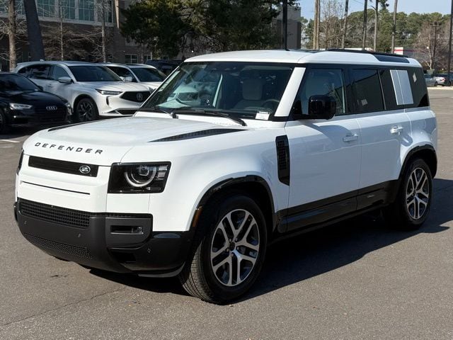 2026 Land Rover Defender X-Dynamic SE's photo