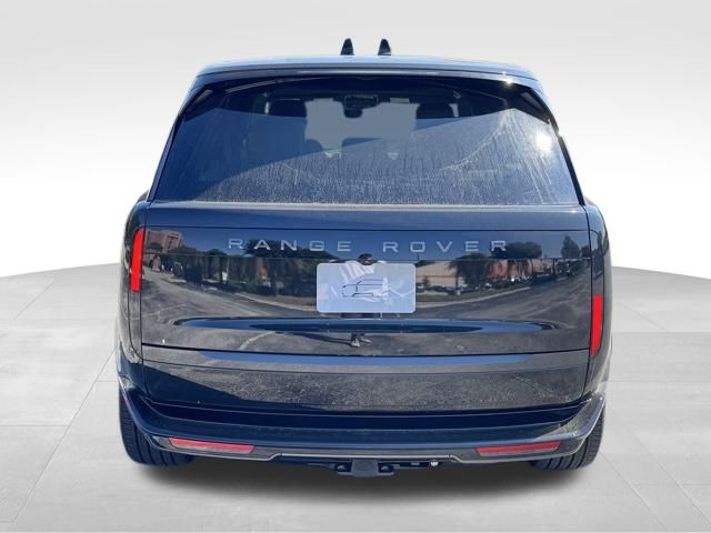 2025 Land Rover Range Rover SE photo 4