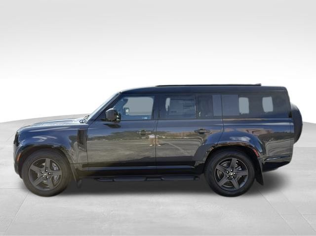 2025 Land Rover Defender 130 X-Dynamic SE photo 2