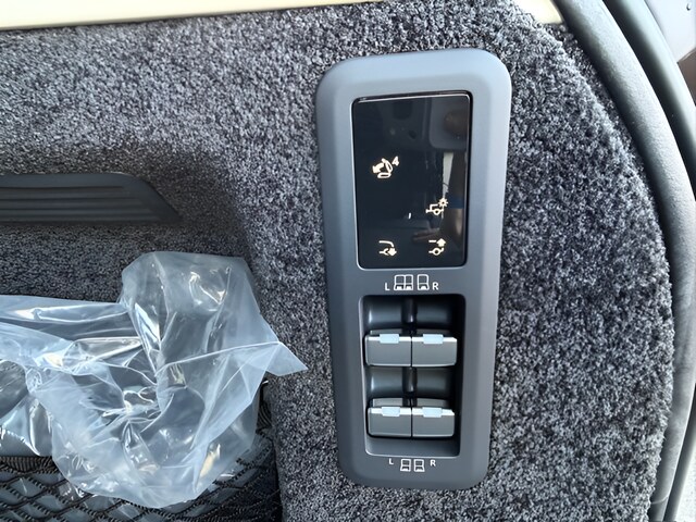 2026 Land Rover Range Rover SE - Photo 35