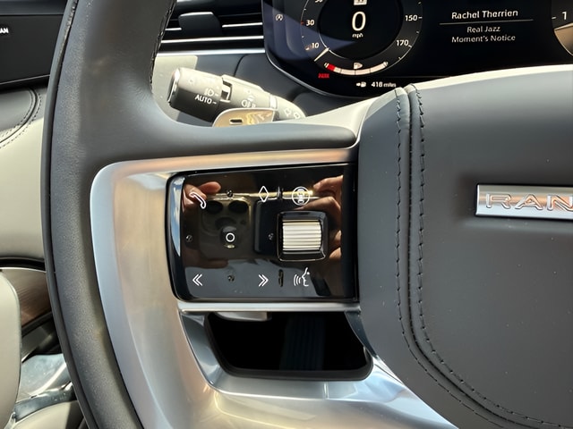 2026 Land Rover Range Rover SE - Photo 18