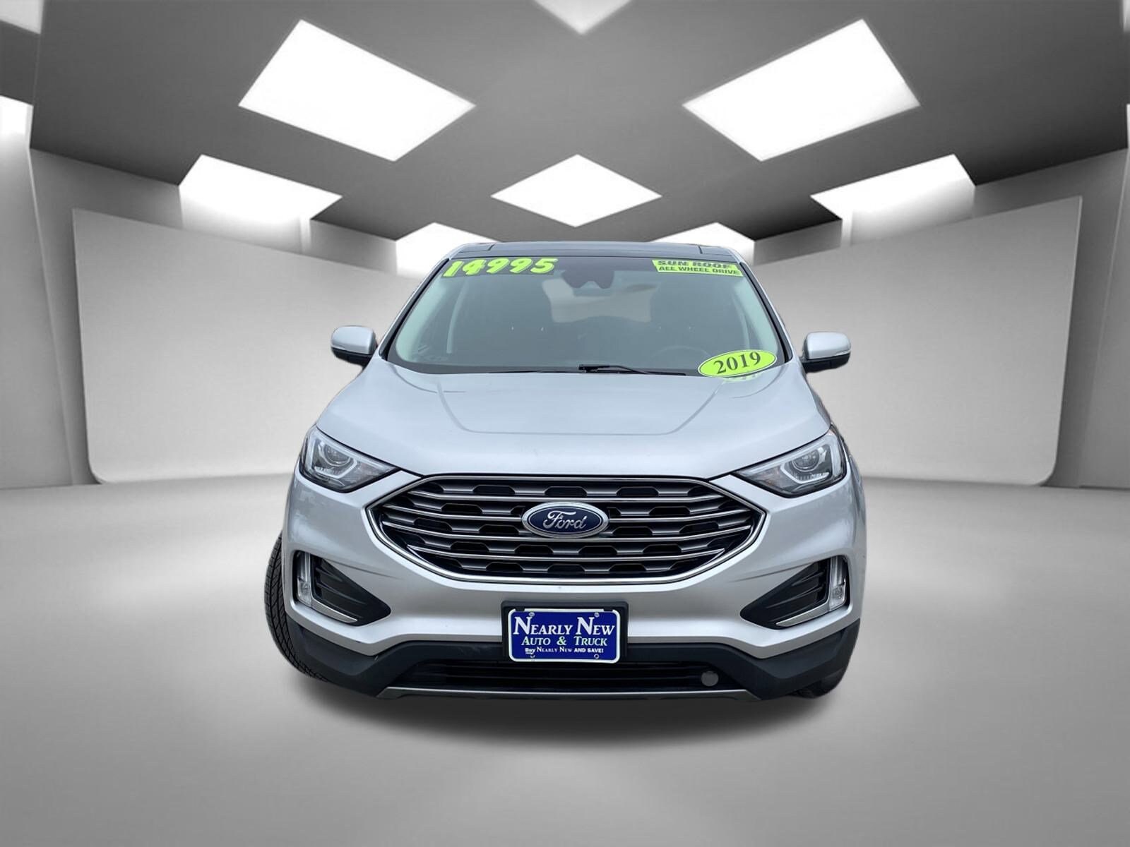 2019 Ford Edge SEL photo 2