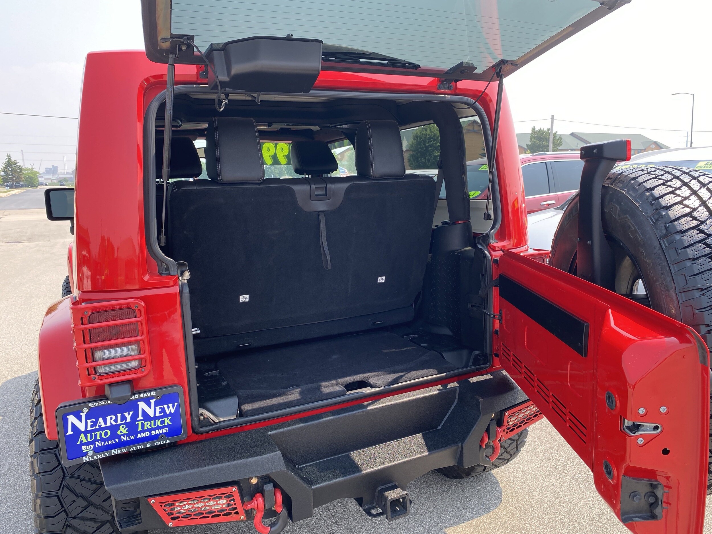 2017 Jeep Wrangler Sahara photo 4