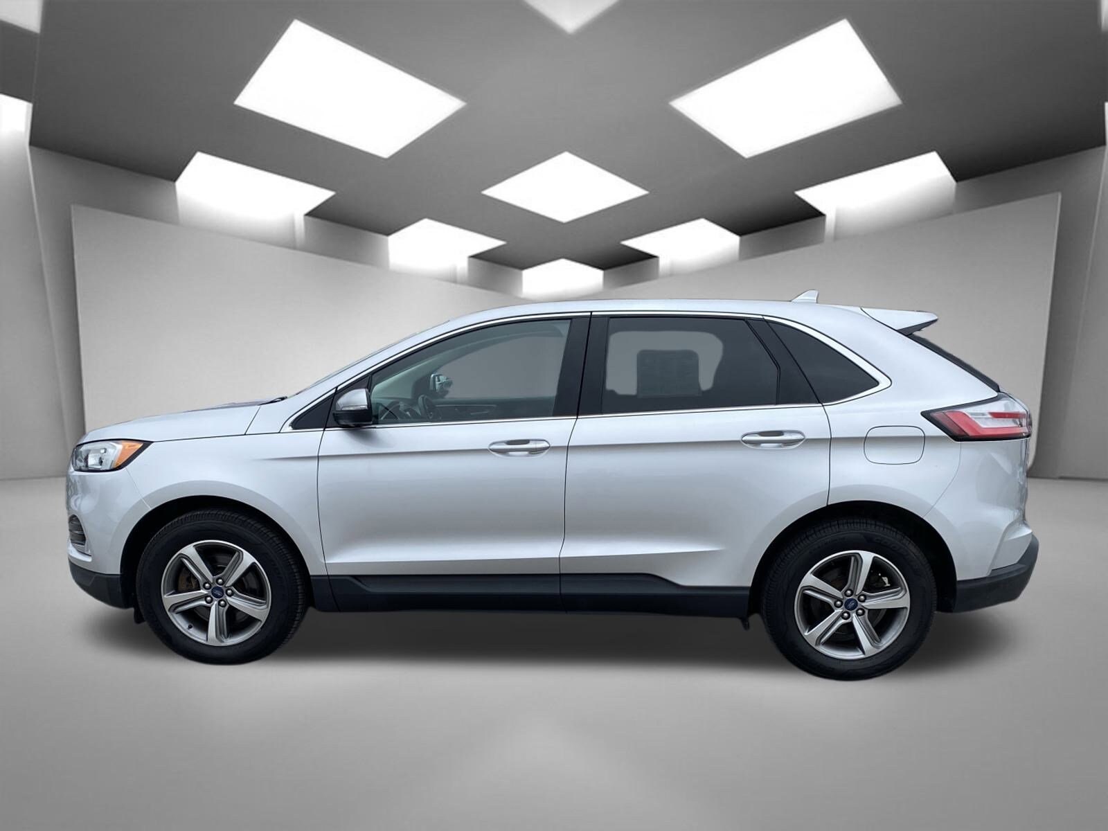2019 Ford Edge SEL photo 3