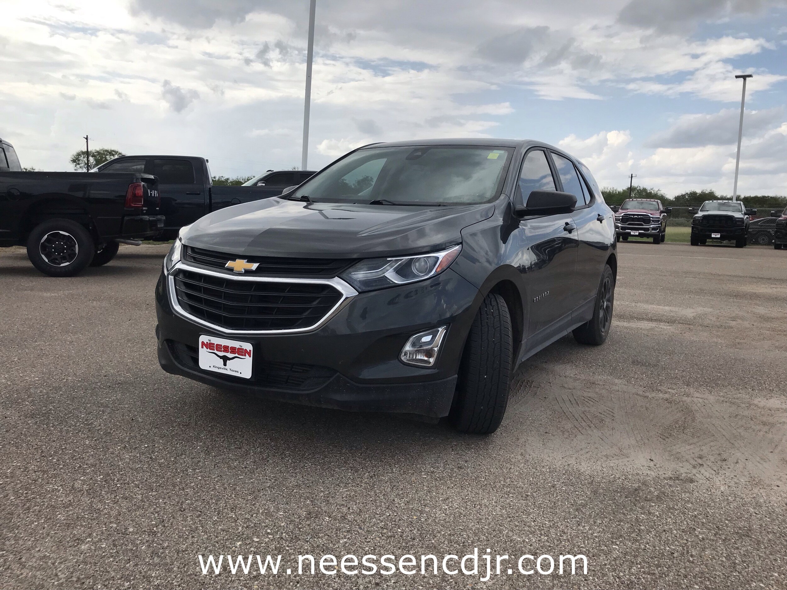 2020 Chevrolet Equinox LS photo 2