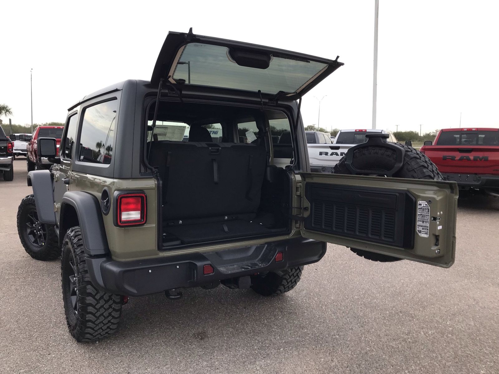 2026 Jeep Wrangler 2-Door Willys - Photo 20