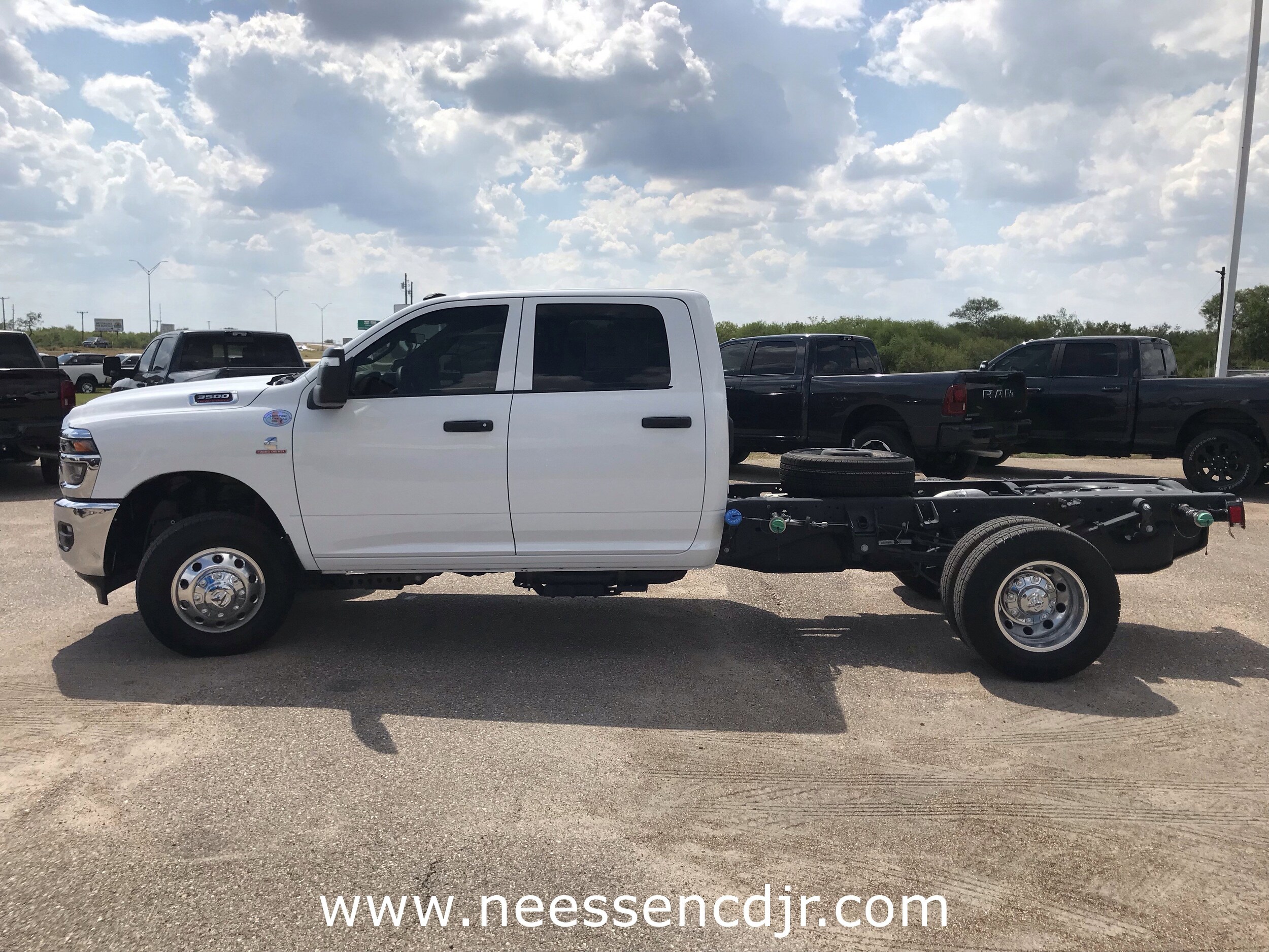 2026 Ram 3500 Tradesman photo 4