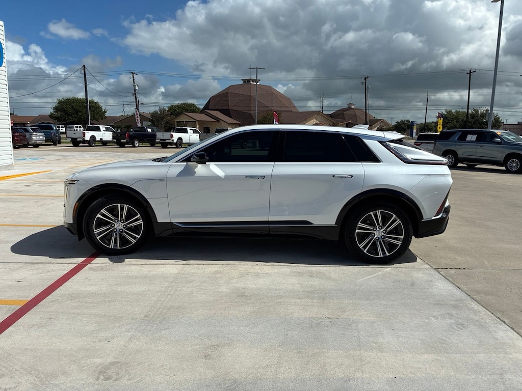 Used 2024 Cadillac Lyriq Luxury SUV