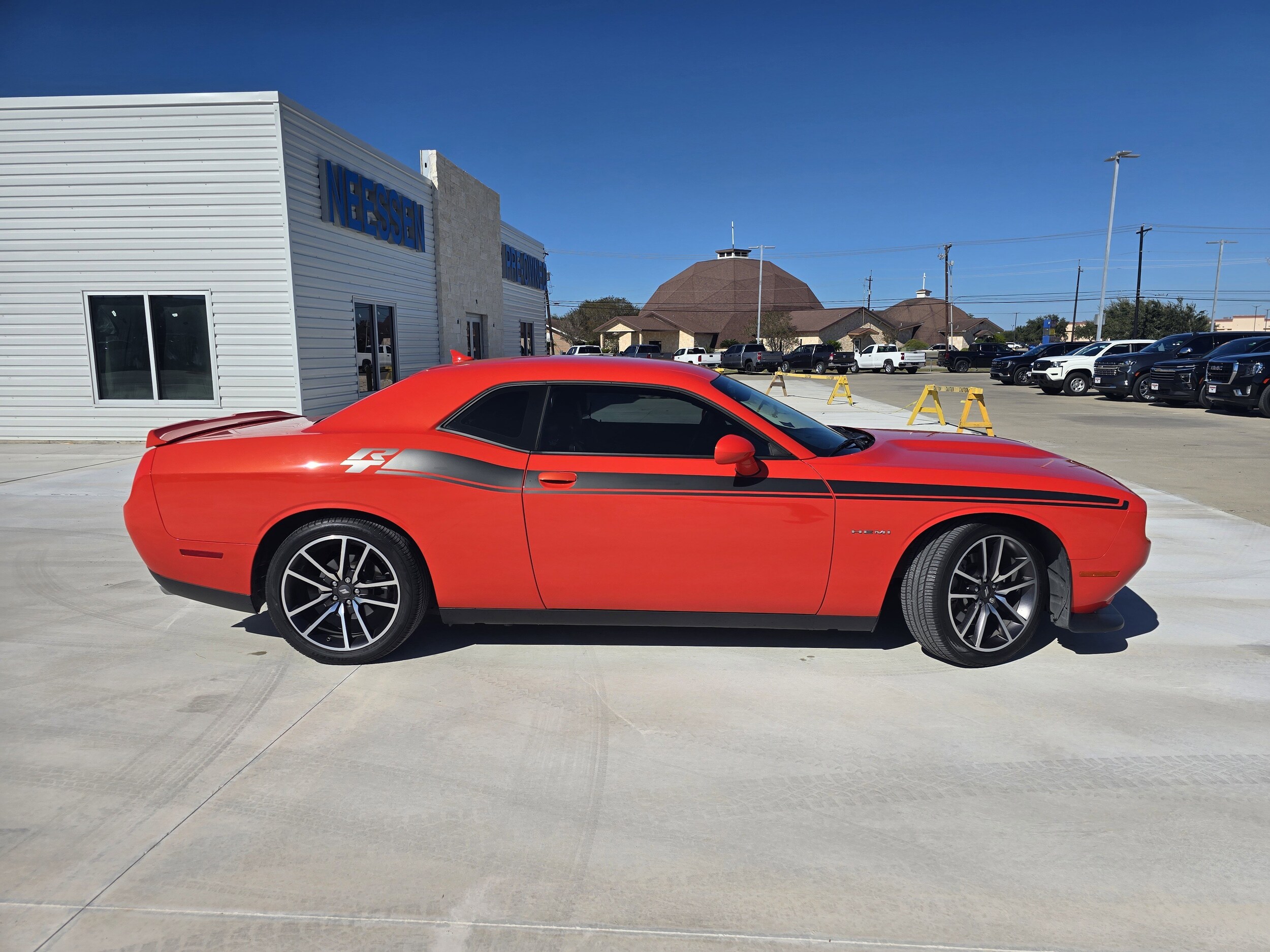 2022 Dodge Challenger R/T photo 2