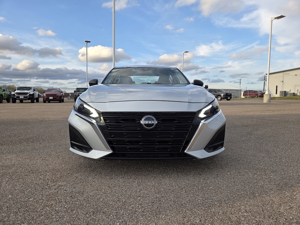 Used 2024 Nissan Altima 2.5 SV Sedan