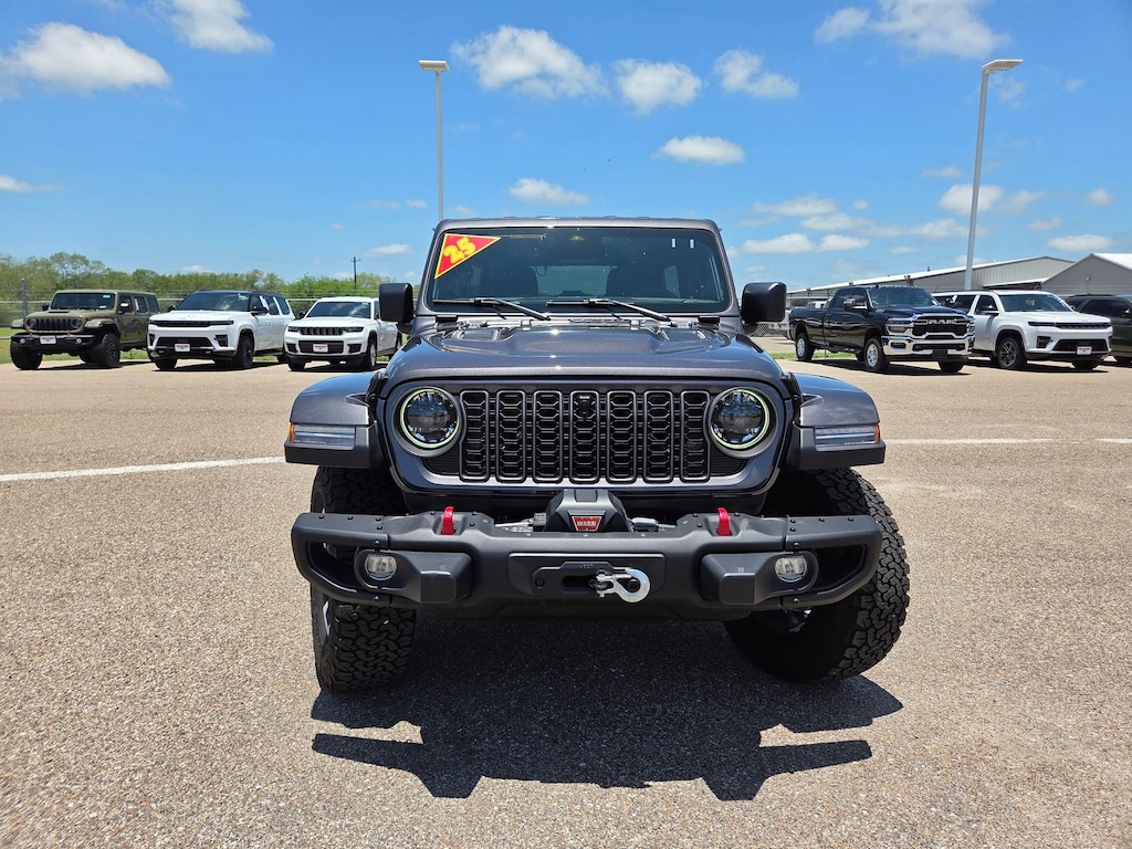 New 2025 Jeep Wrangler 4-DOOR RUBICON X Sport Utility