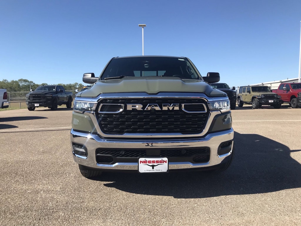 New 2026 Ram 1500 TRADESMAN CREW CAB 4X4 5'7 BOX Pickup