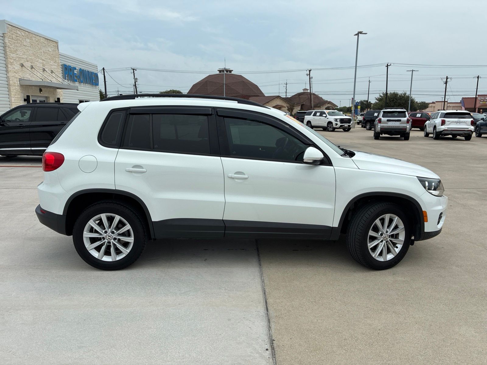 Used 2018 Volkswagen Tiguan Limited Base with VIN WVGAV7AX9JK003670 for sale in Kingsville, TX