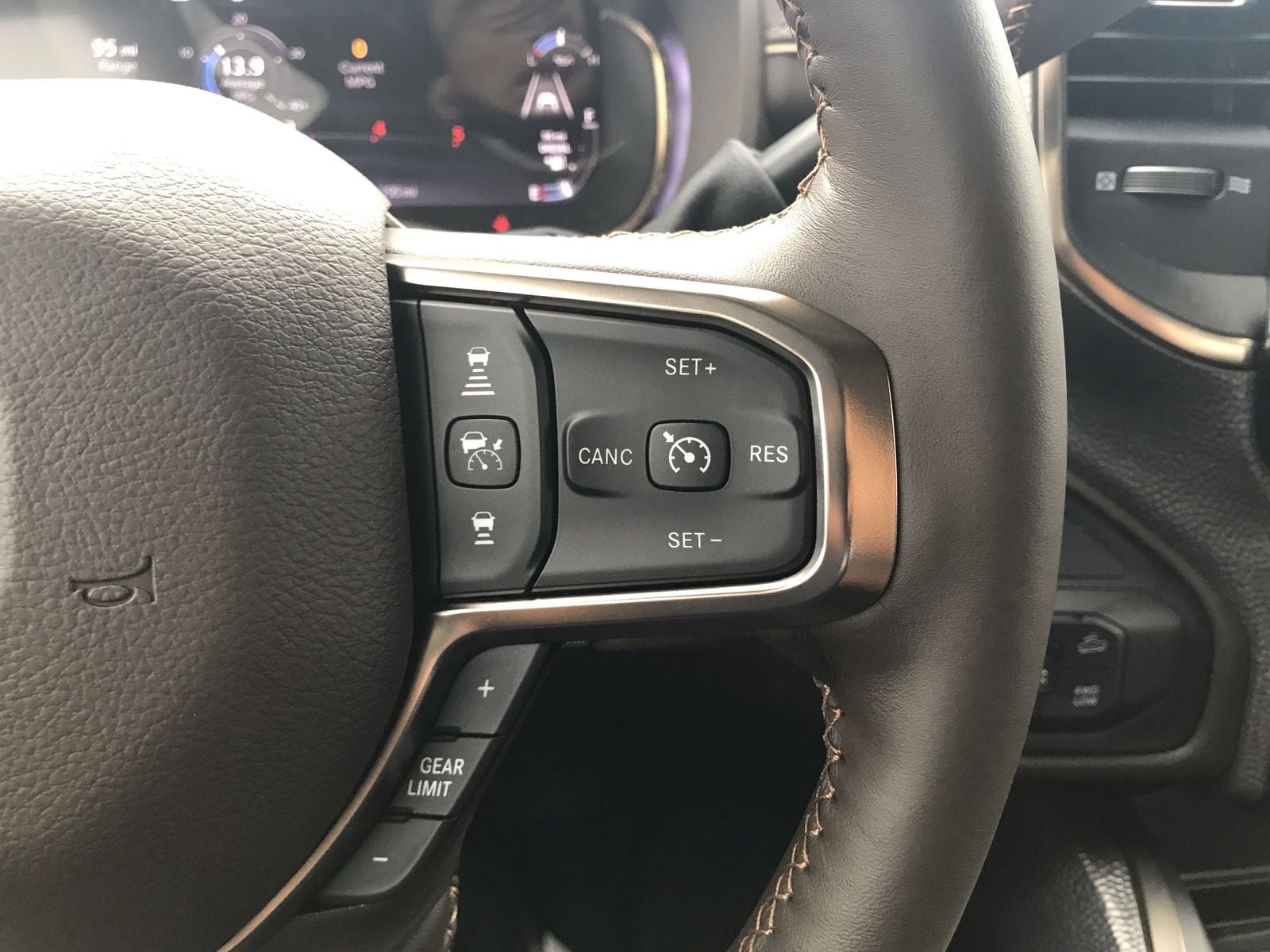 2025 RAM 2500 Limited - Photo 28