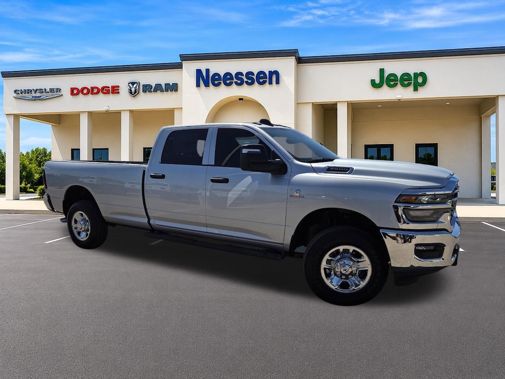 New 2026 Ram 3500 TRADESMAN CREW CAB 4X4 8' BOX Pickup