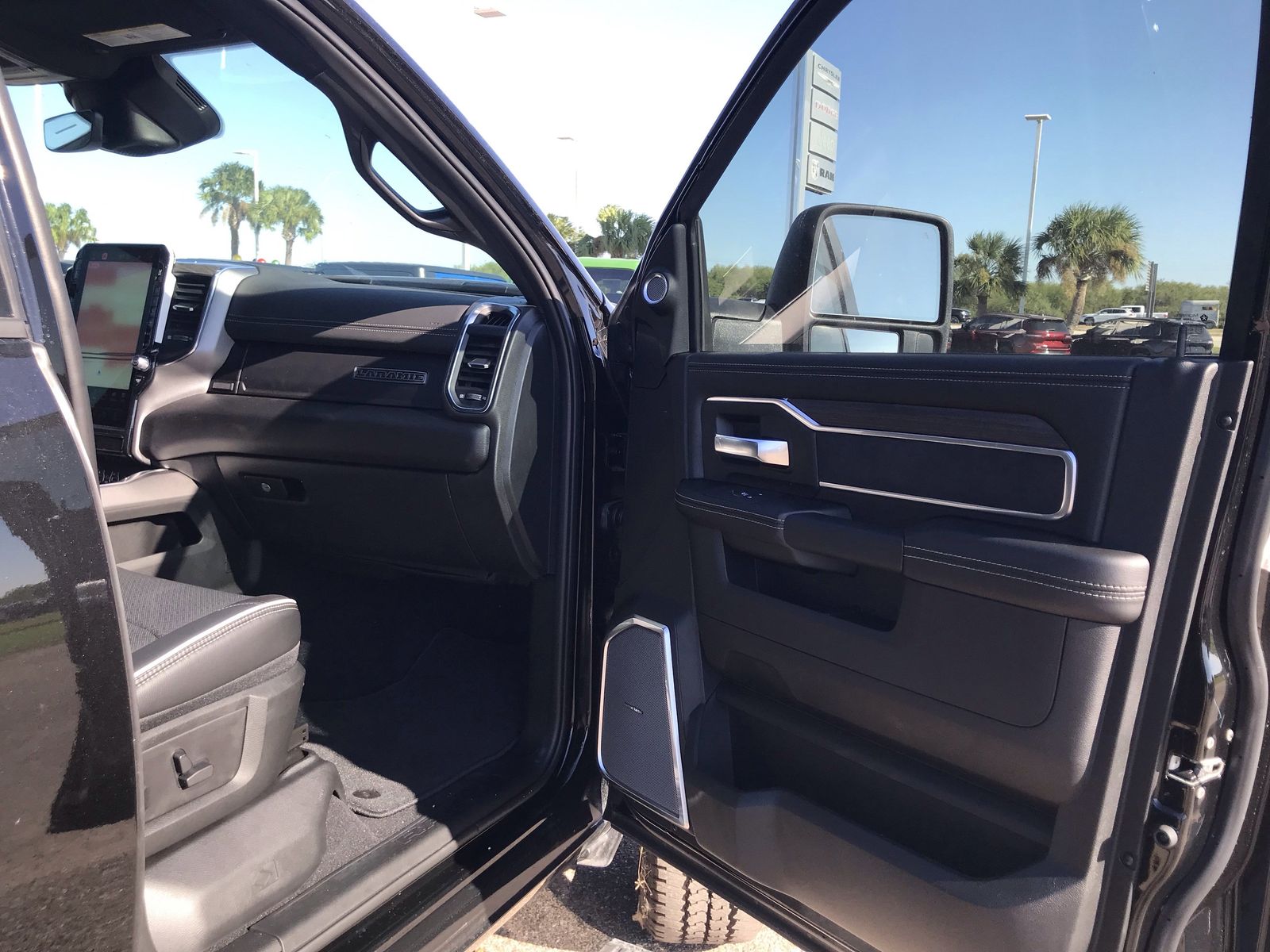 2025 RAM 2500 Laramie - Photo 18