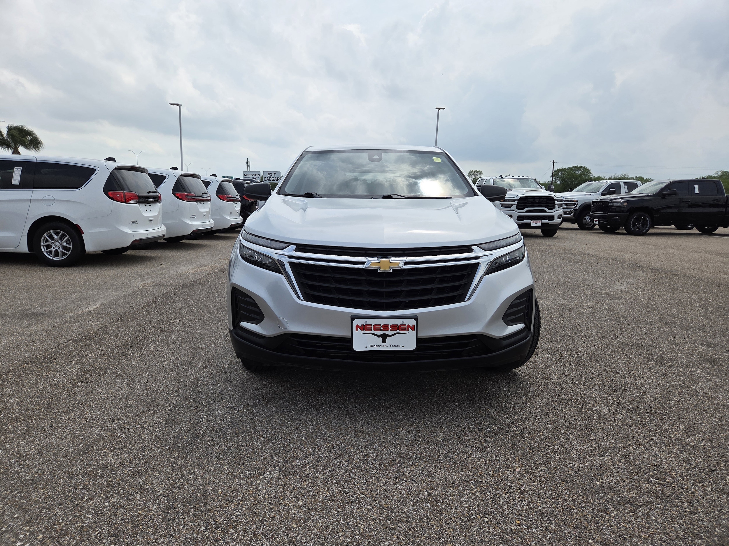 Used 2022 Chevrolet Equinox 1FL with VIN 3GNAX5EVXNS177874 for sale in Kingsville, TX