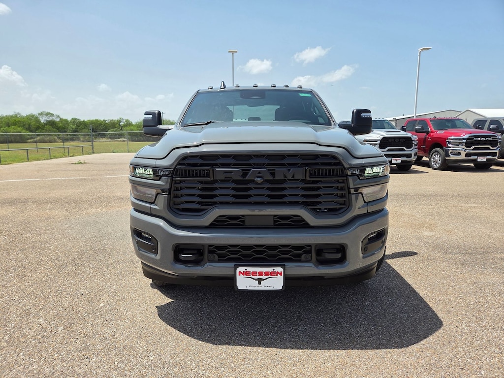 New 2026 Ram 3500 LONE STAR CREW CAB 4X4 8' BOX Pickup