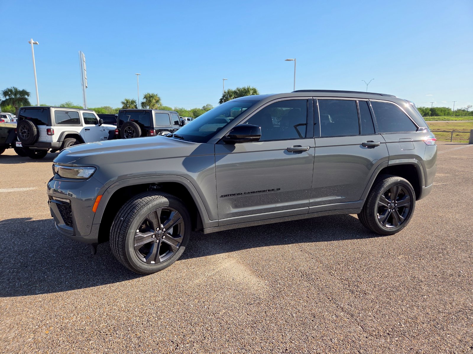 New 2027 Jeep Grand Cherokee 2 Row LIMITED 4X4 Sport Utility