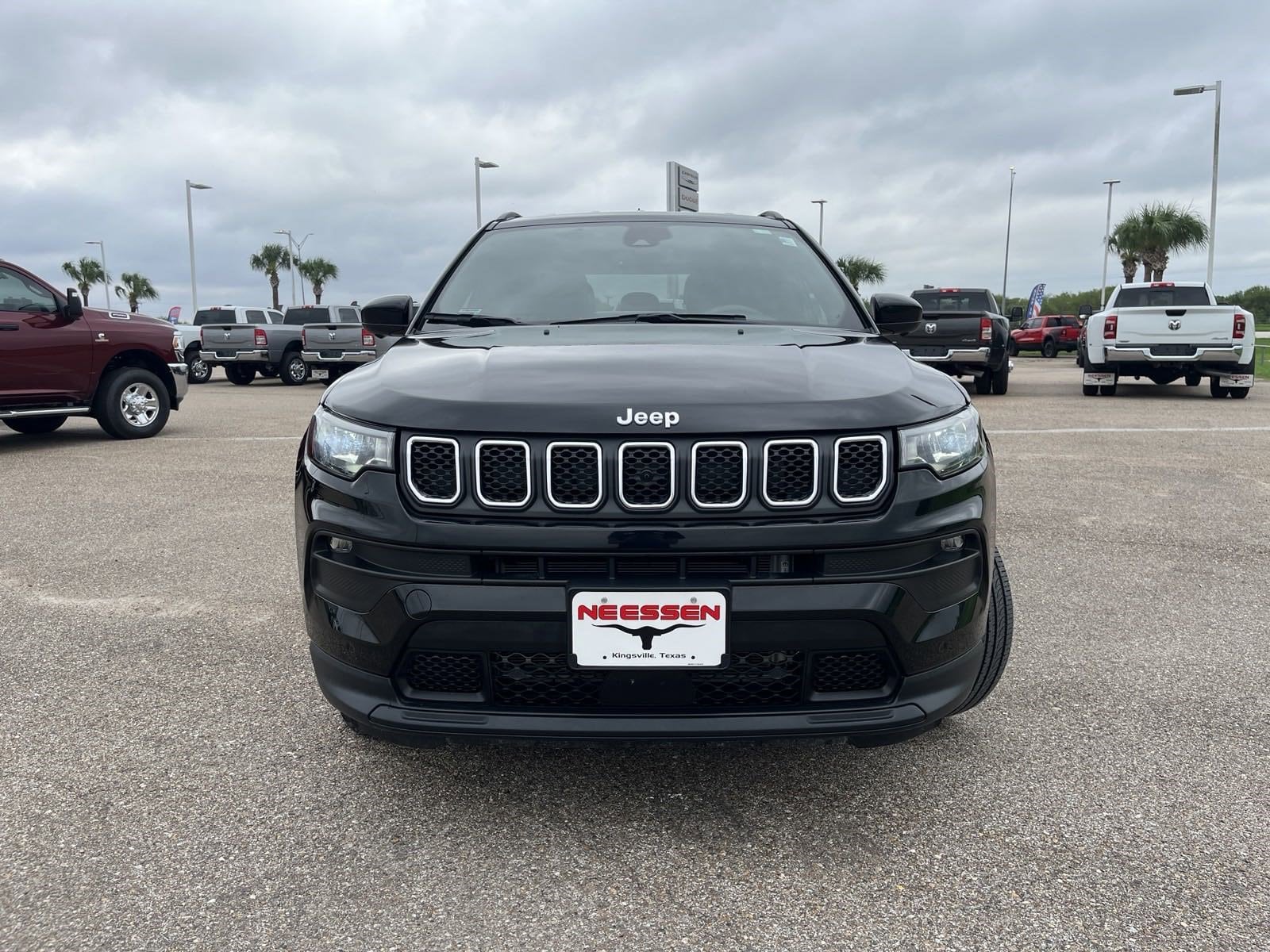 Used 2023 Jeep Compass Latitude Lux with VIN 3C4NJDFN0PT520483 for sale in Kingsville, TX