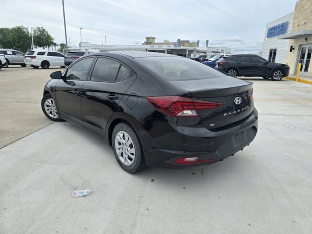 Used 2020 Hyundai Elantra SE Sedan