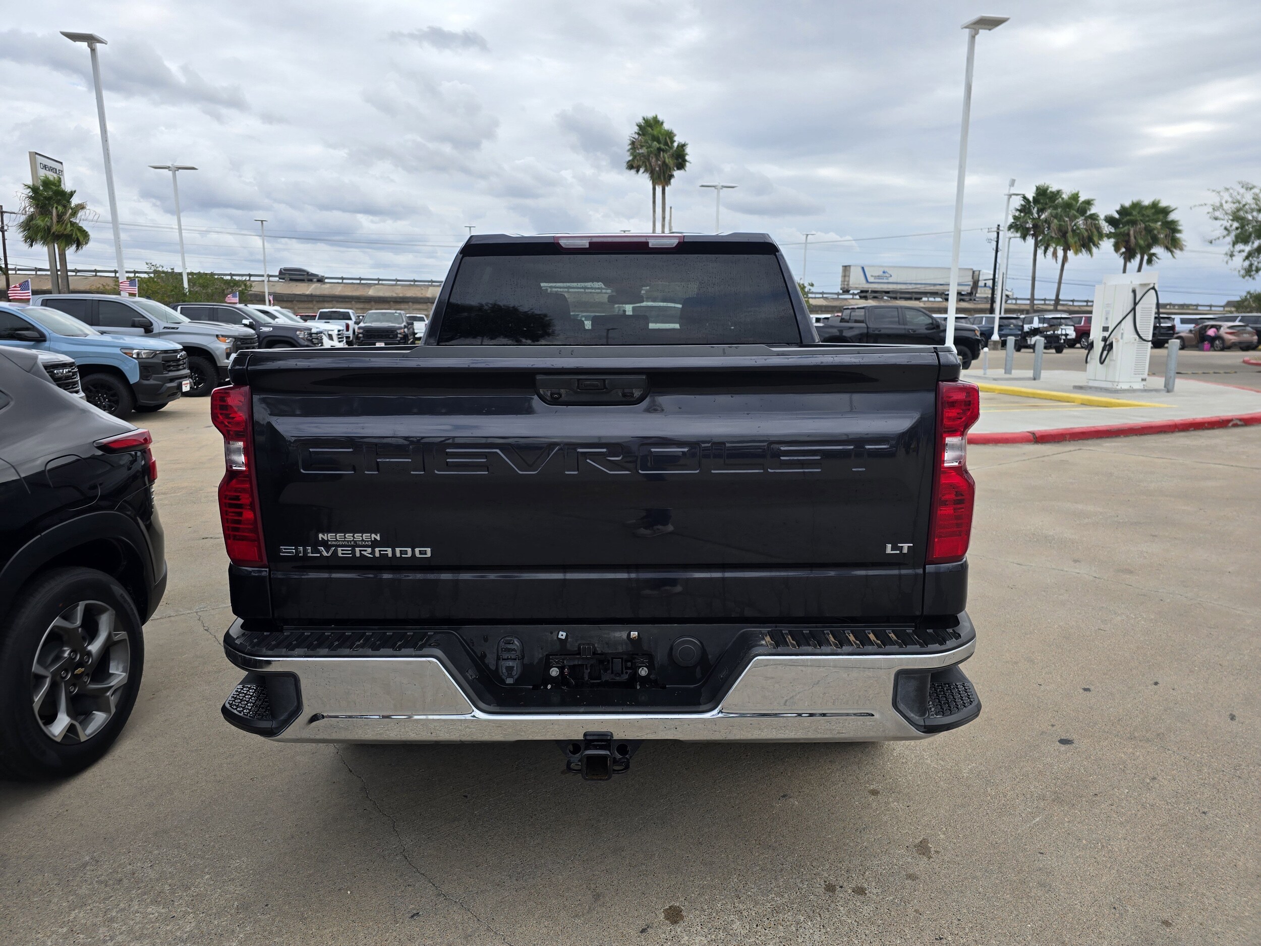 2023 Chevrolet Silverado 1500 LT photo 4