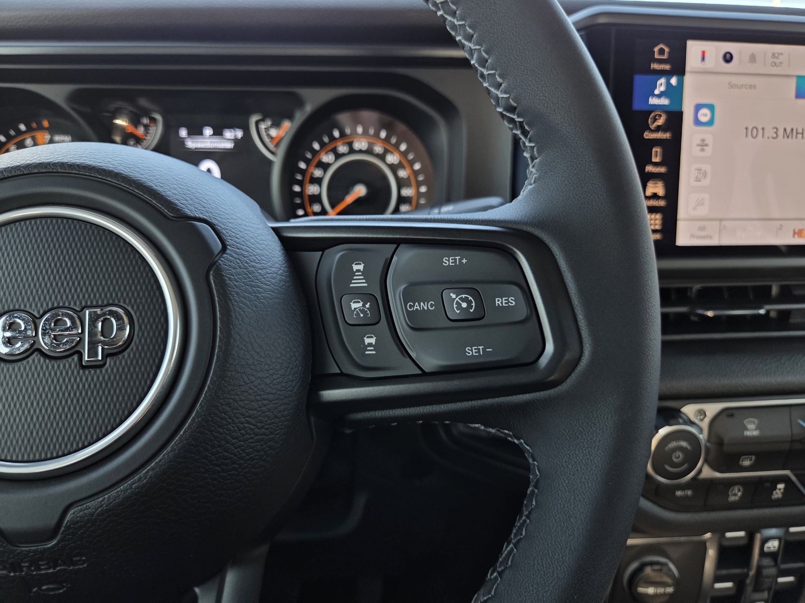 2025 Jeep Gladiator Sport S - Photo 40