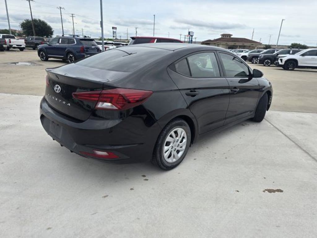 Used 2020 Hyundai Elantra SE Sedan