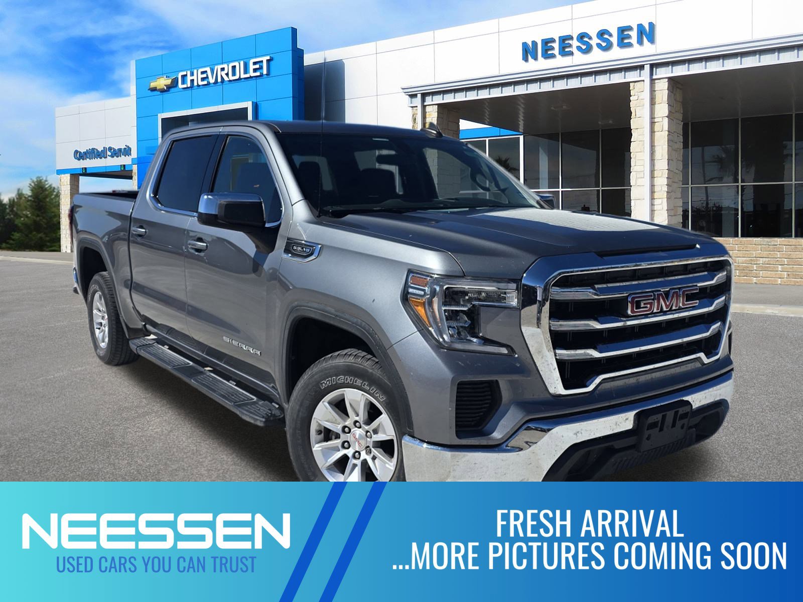 2020 GMC Sierra 1500 SLE's photo