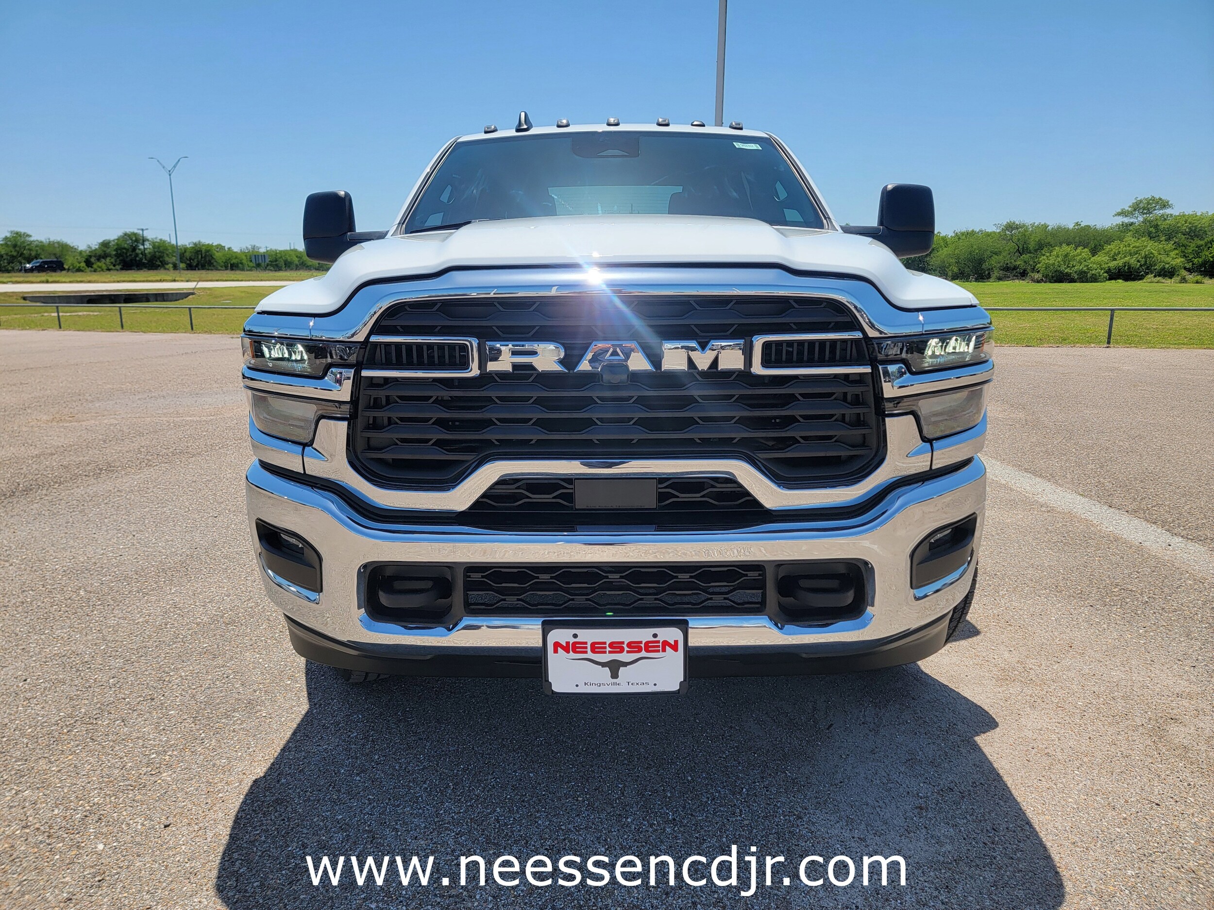2025 Ram 2500 Tradesman photo 2