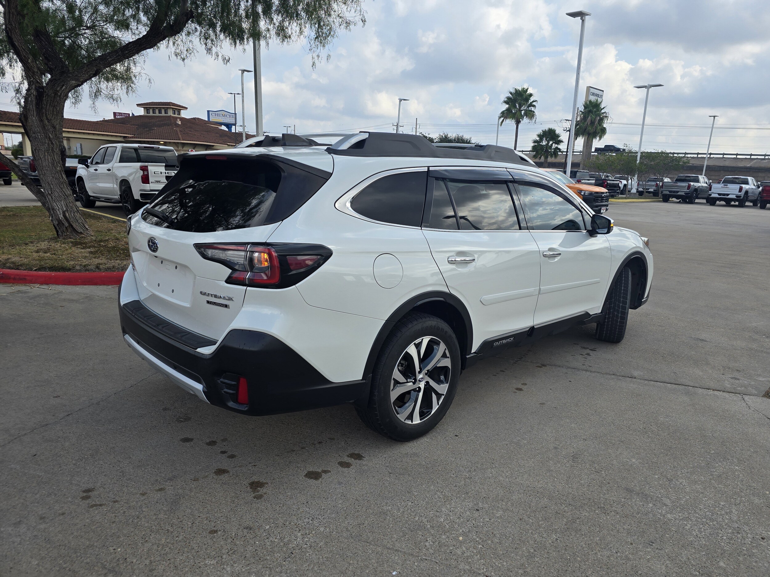 2021 Subaru Outback Touring photo 2