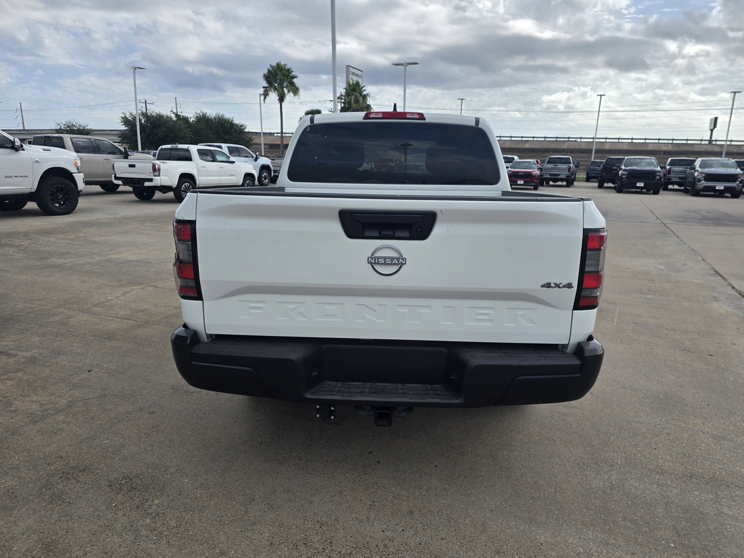 2024 Nissan Frontier S photo 3
