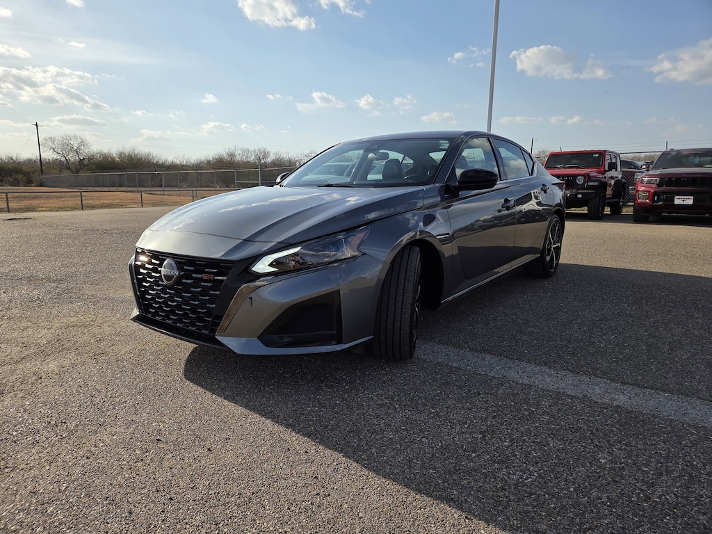 Used 2024 Nissan Altima 2.5 SR Sedan