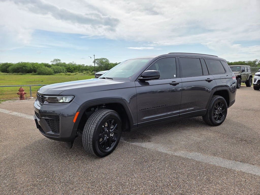 New 2026 Jeep Grand Cherokee L LAREDO ALTITUDE 4X2 Sport Utility