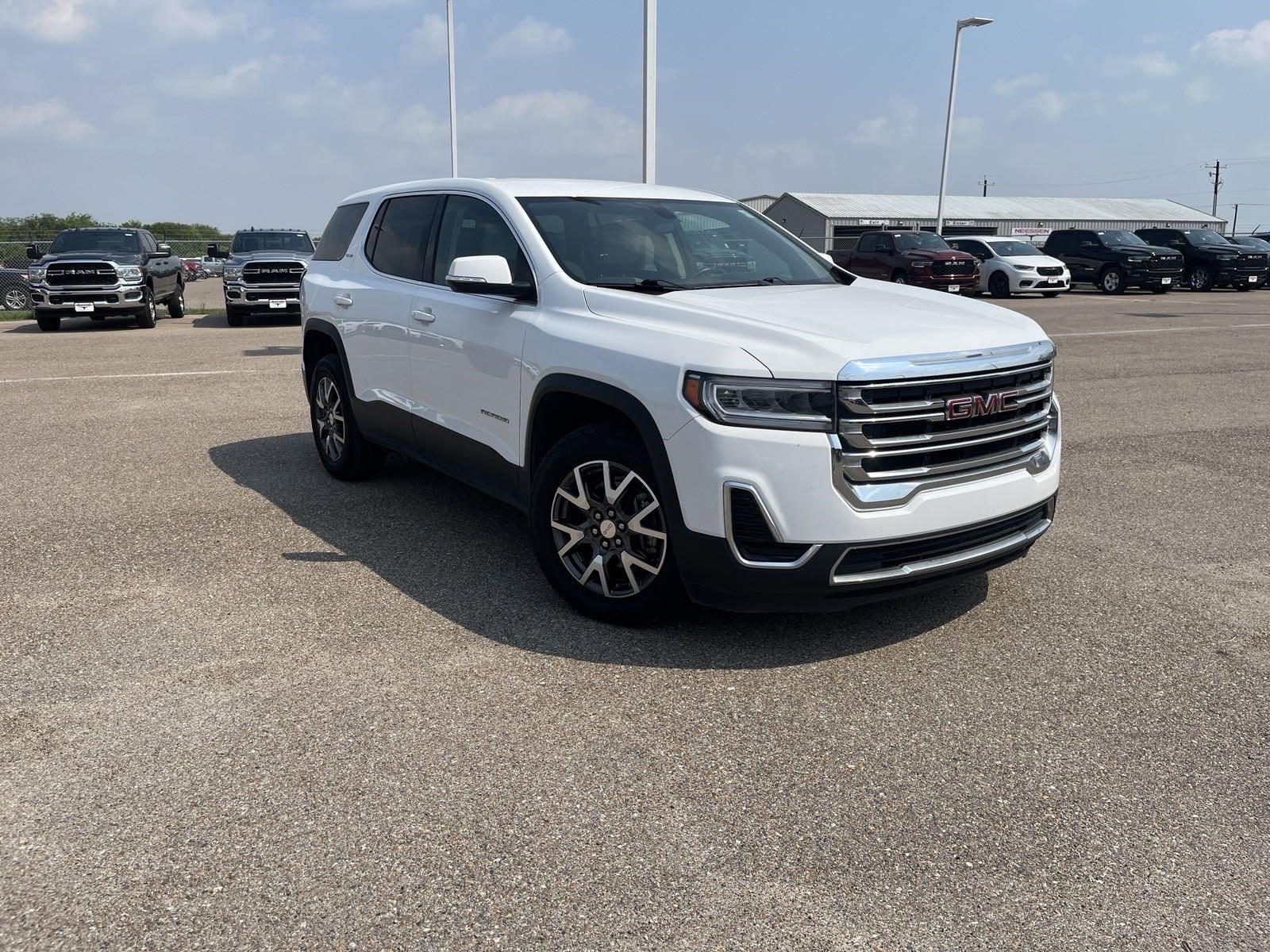 Used 2020 GMC Acadia SLE with VIN 1GKKNRL44LZ226754 for sale in Kingsville, TX