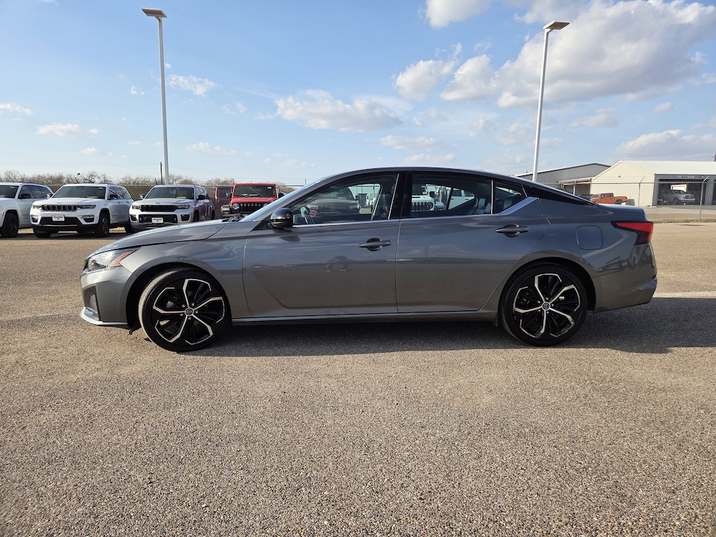Used 2024 Nissan Altima 2.5 SR Sedan