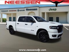 2026 Ram 1500 LARAMIE CREW CAB 4X4 5'7 BOX Pickup