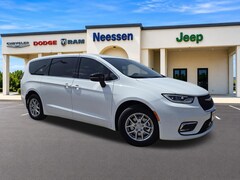 2026 Chrysler Pacifica SELECT Passenger Van
