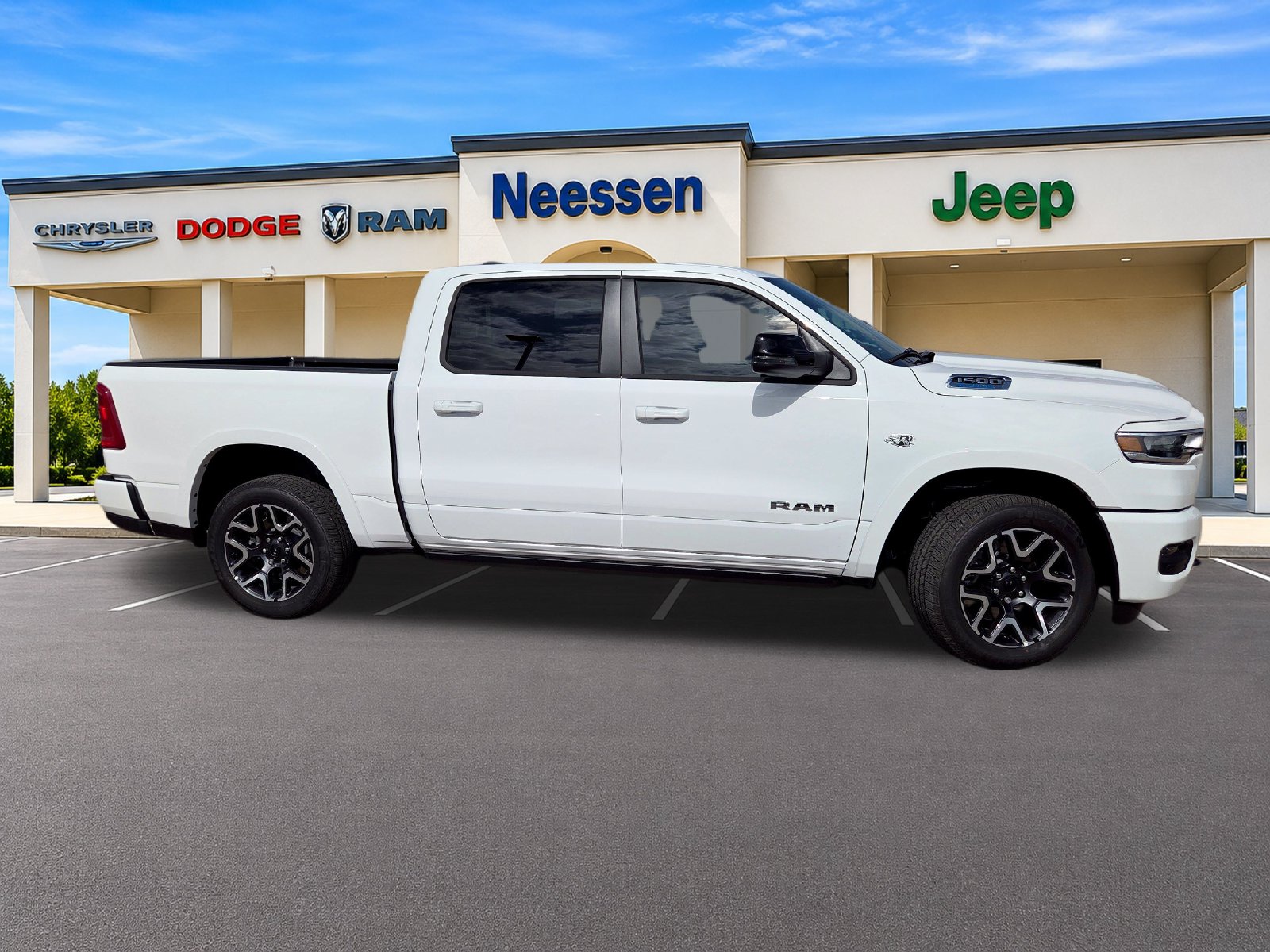 2027 Ram 1500 LARAMIE CREW CAB 4X4 5'7 BOX Pickup