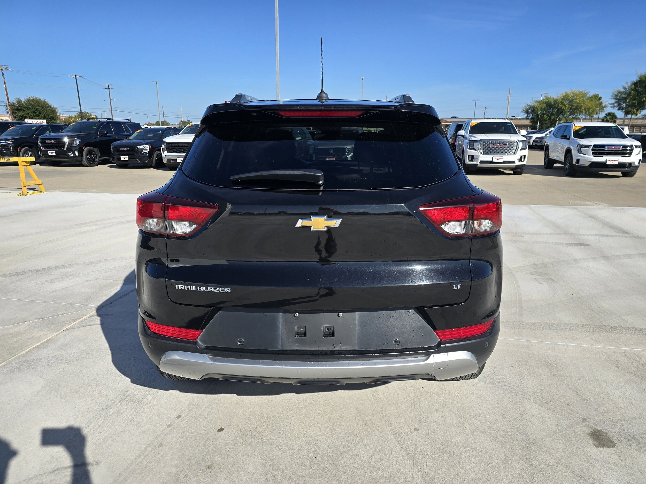 2021 Chevrolet Trailblazer LT photo 2