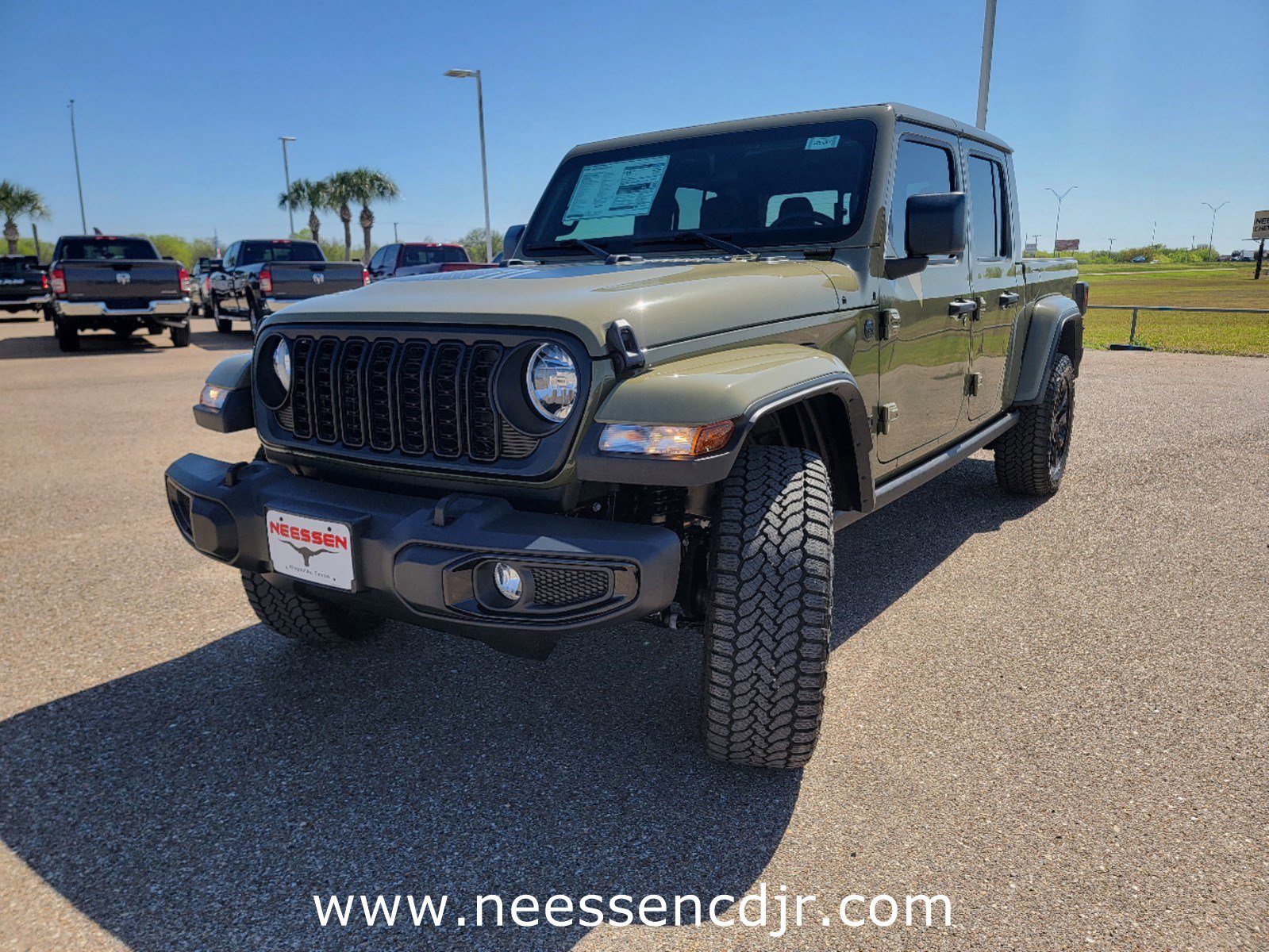 2025 Jeep Gladiator Sport photo 3