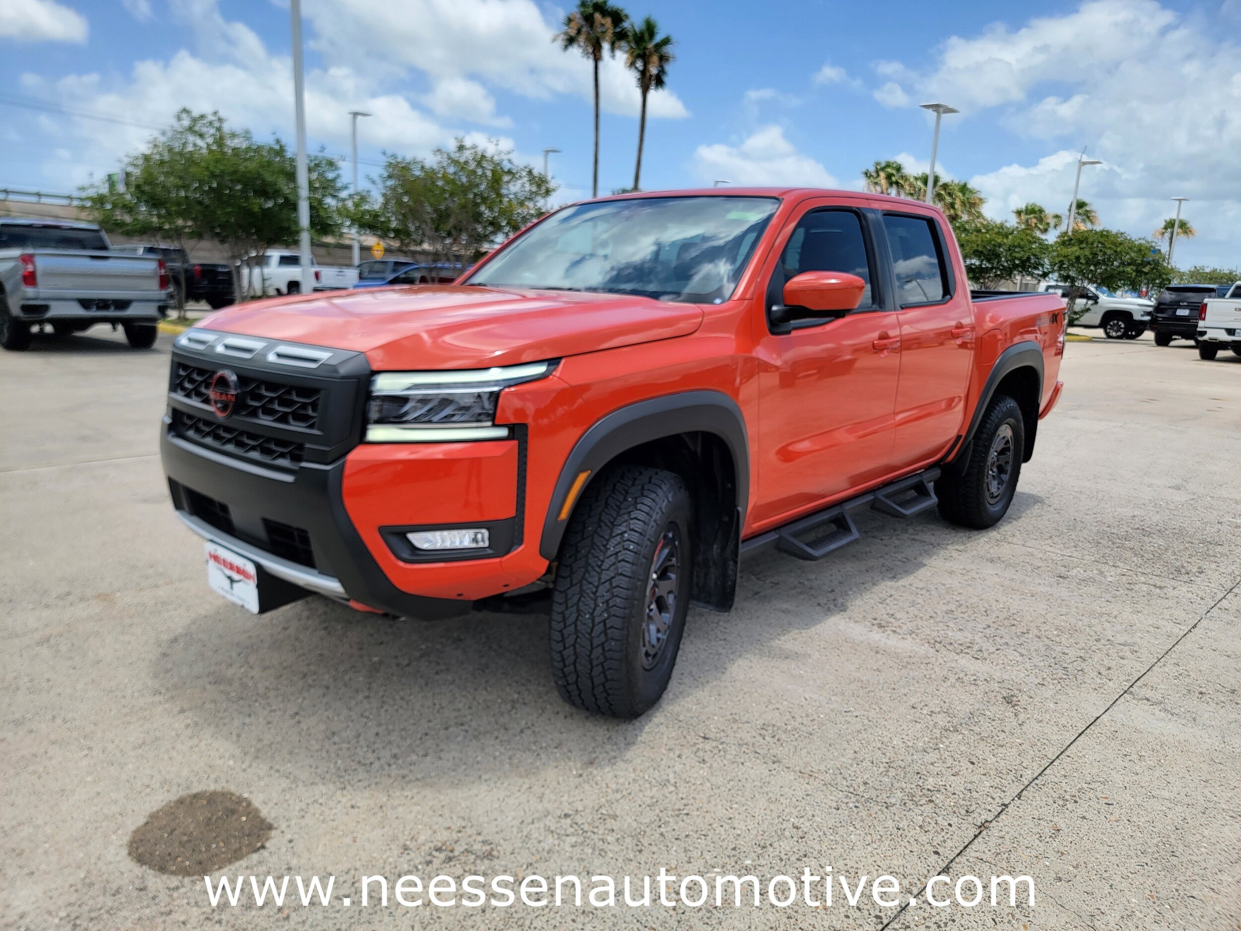 2025 Nissan Frontier PRO-4X photo 3