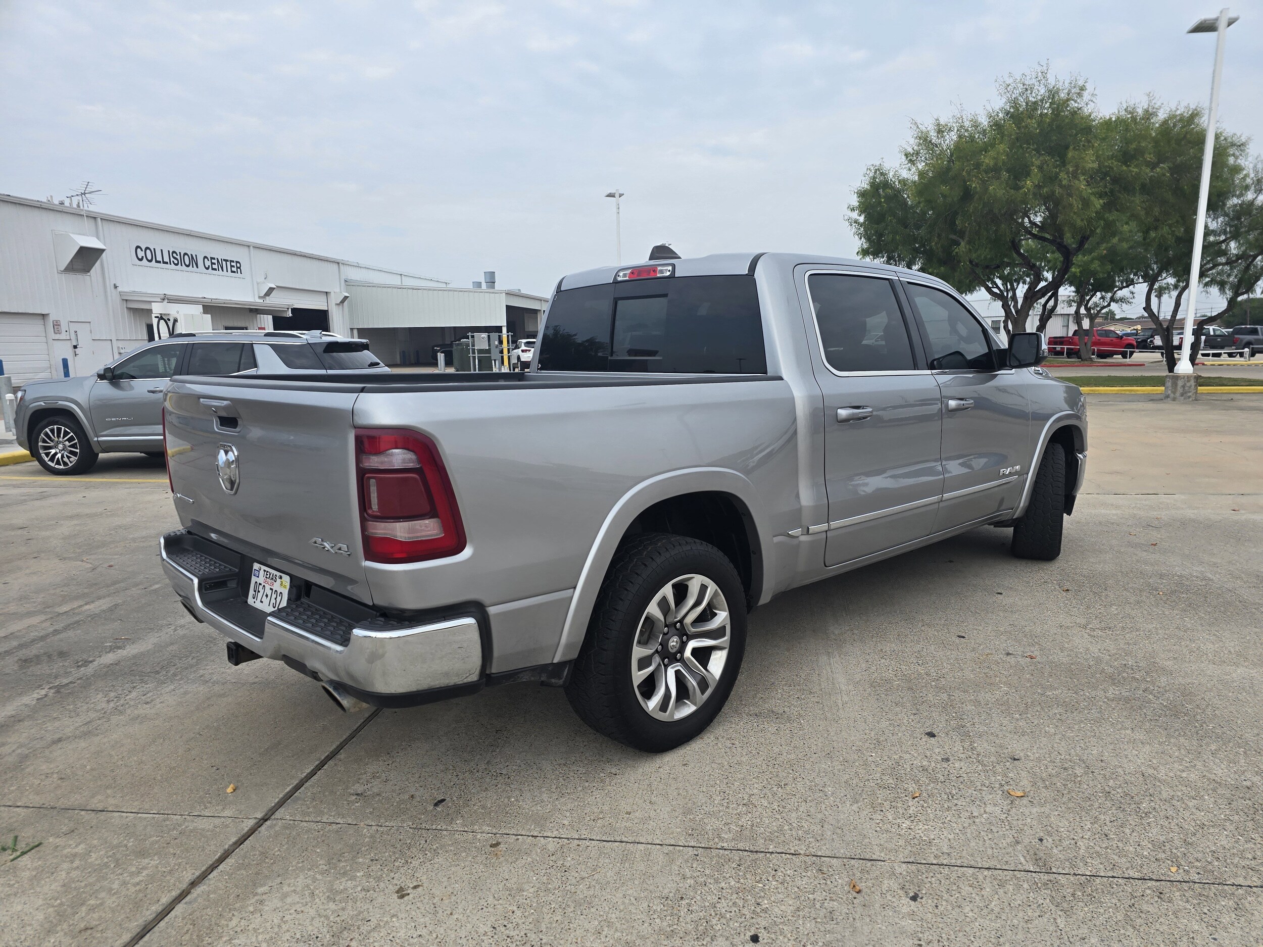 2024 Ram 1500 Limited photo 3