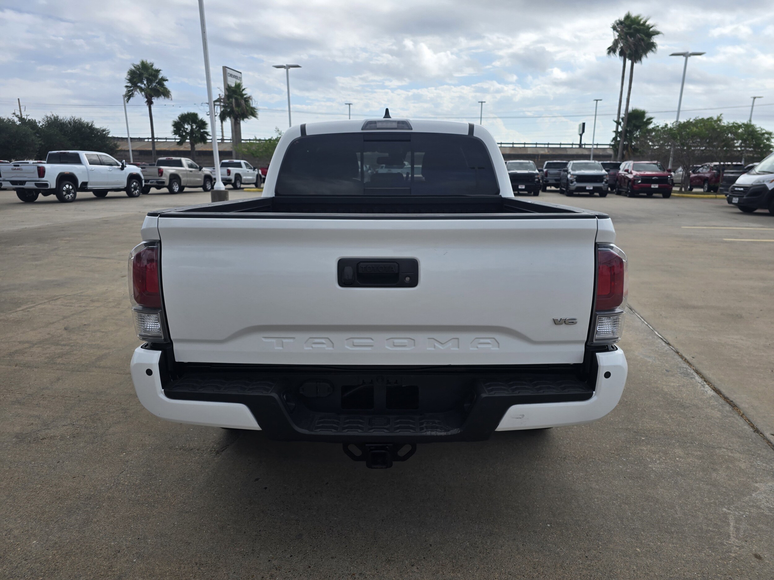 2023 Toyota Tacoma SR5 V6 photo 4