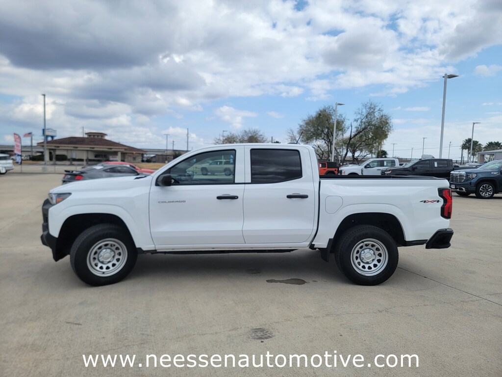Used 2025 Chevrolet Colorado WT Truck Crew Cab