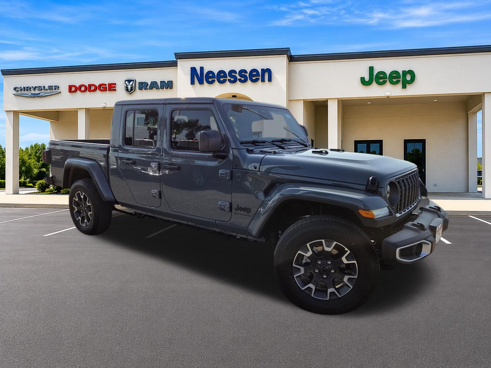2026 Jeep Gladiator Sahara Auto's photo