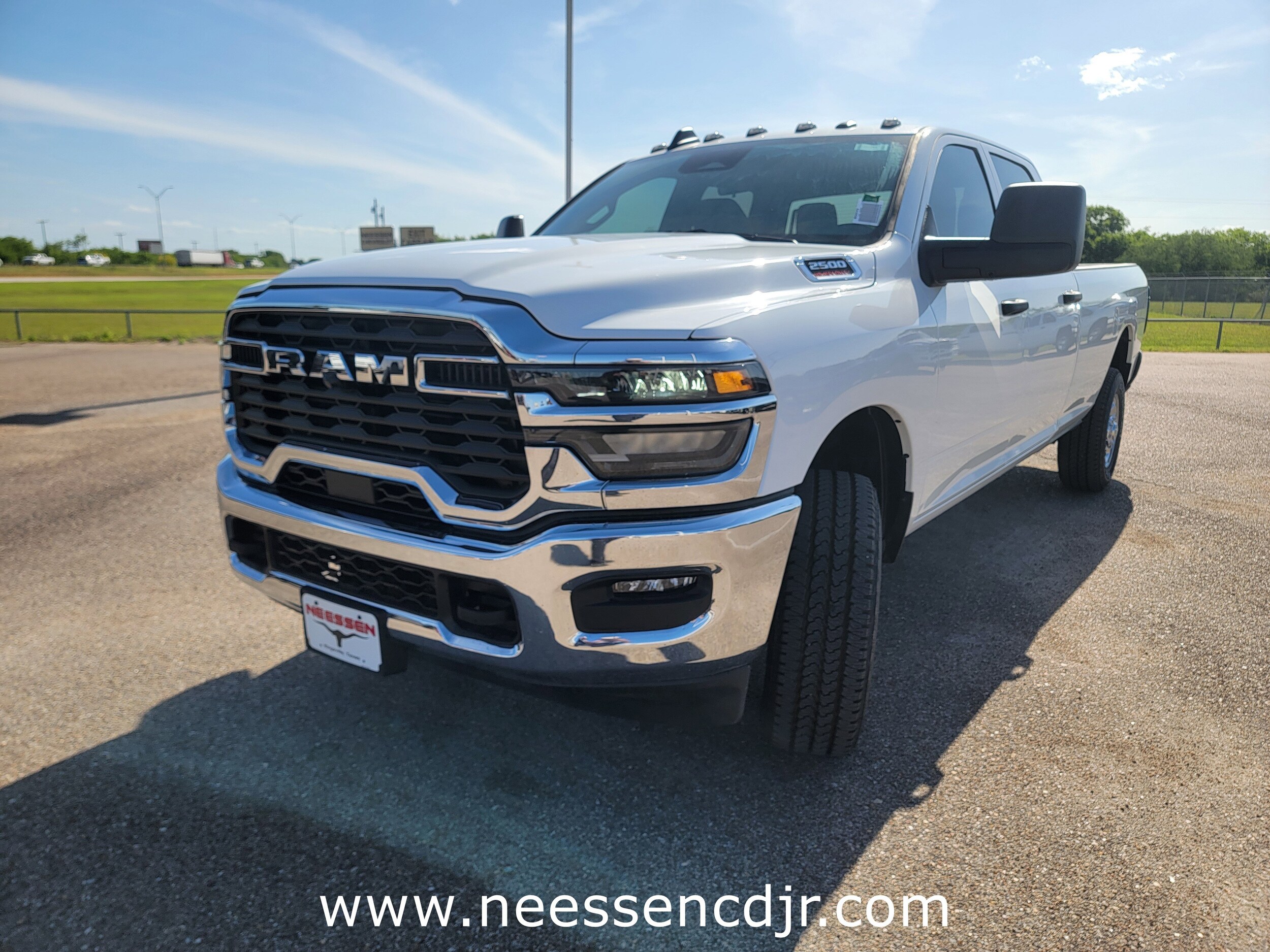 2025 Ram 2500 Tradesman photo 3
